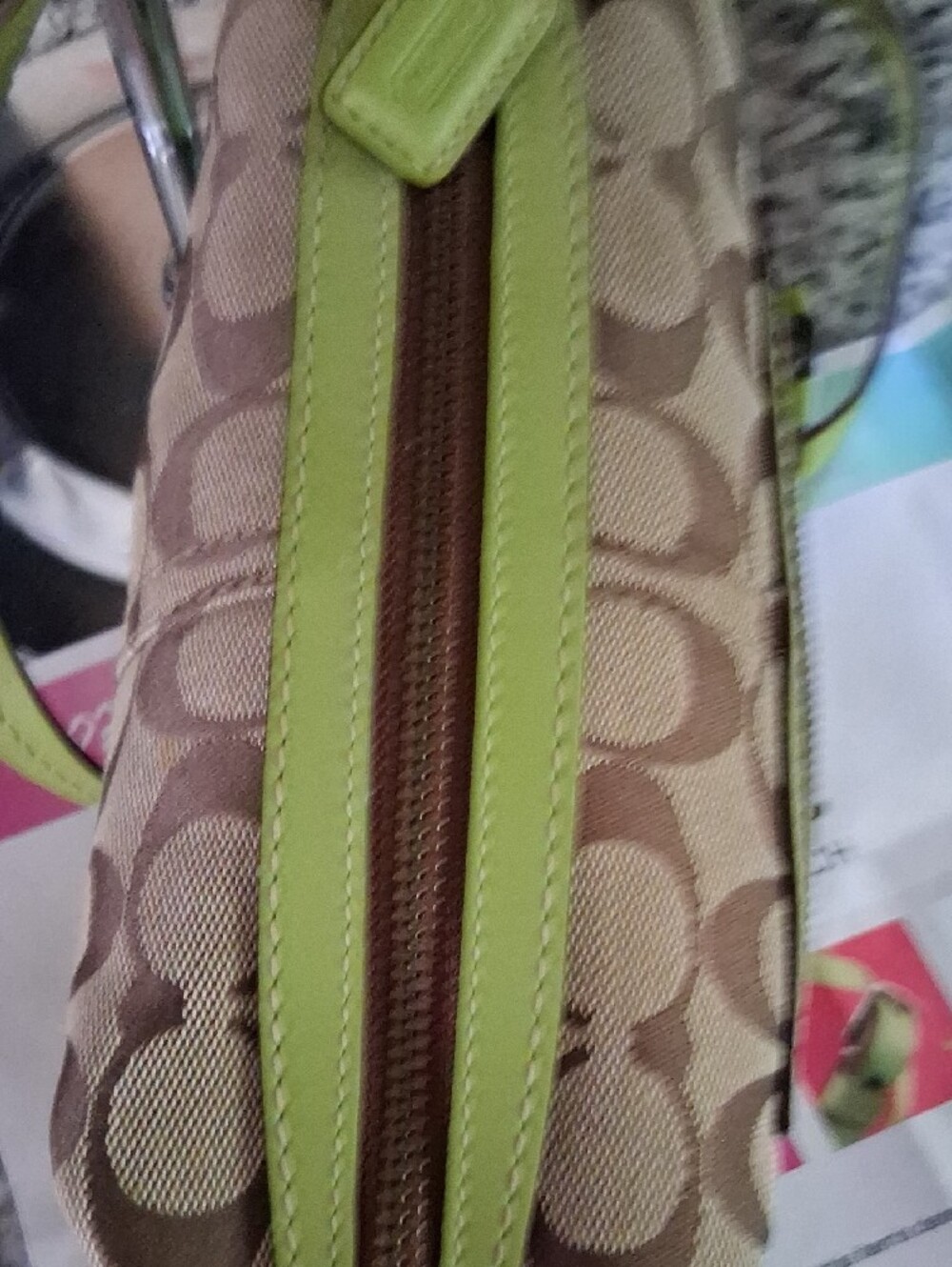 Coach VINTAGE Tan Signature Canvas Swingback Bag with Lime Trim EUC - Picture 9 of 13